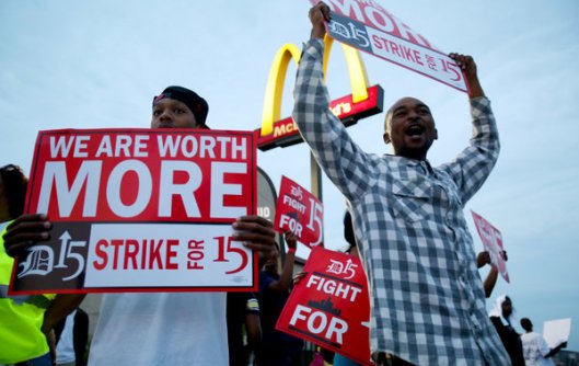 Supporters of a higher minimum wage demonstrated outside a McDonald’s in Detroit. Published: July 31, 2013